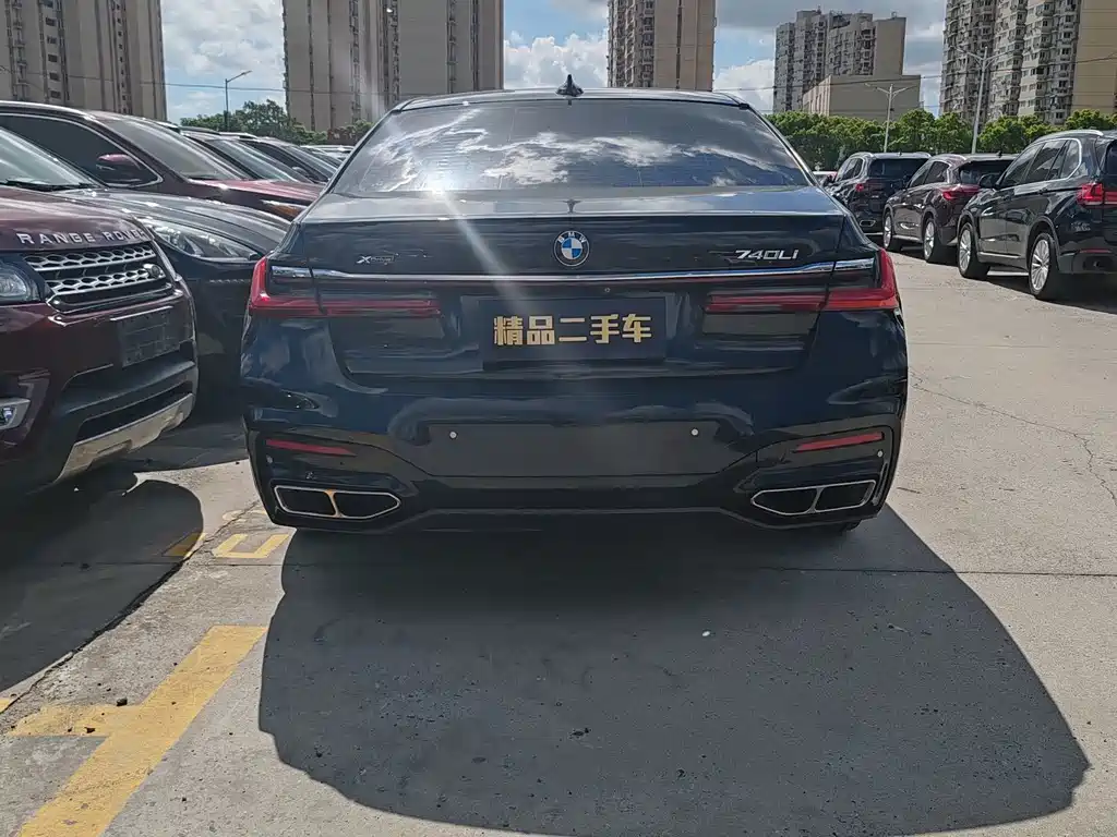BMW 7 Series — миниатюра 22