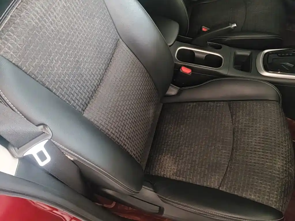 Nissan Tiida — миниатюра 25