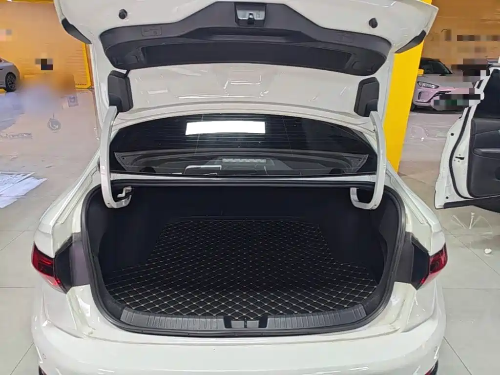 Volkswagen Sagitar — миниатюра 15