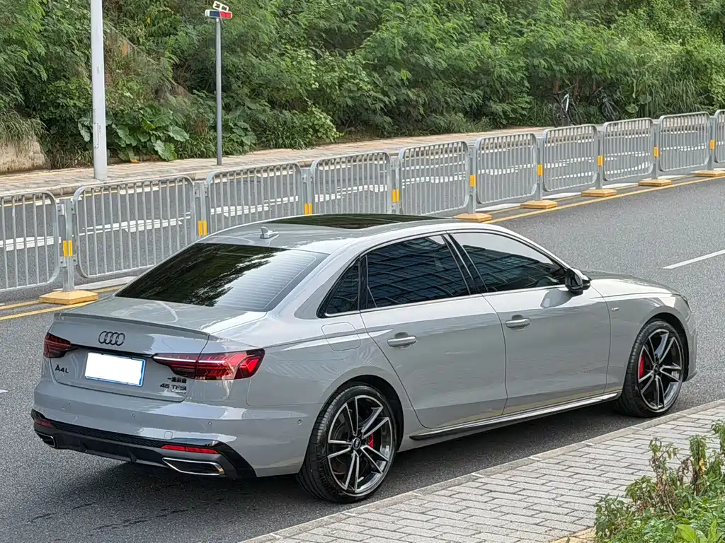 Audi A4L — миниатюра 5