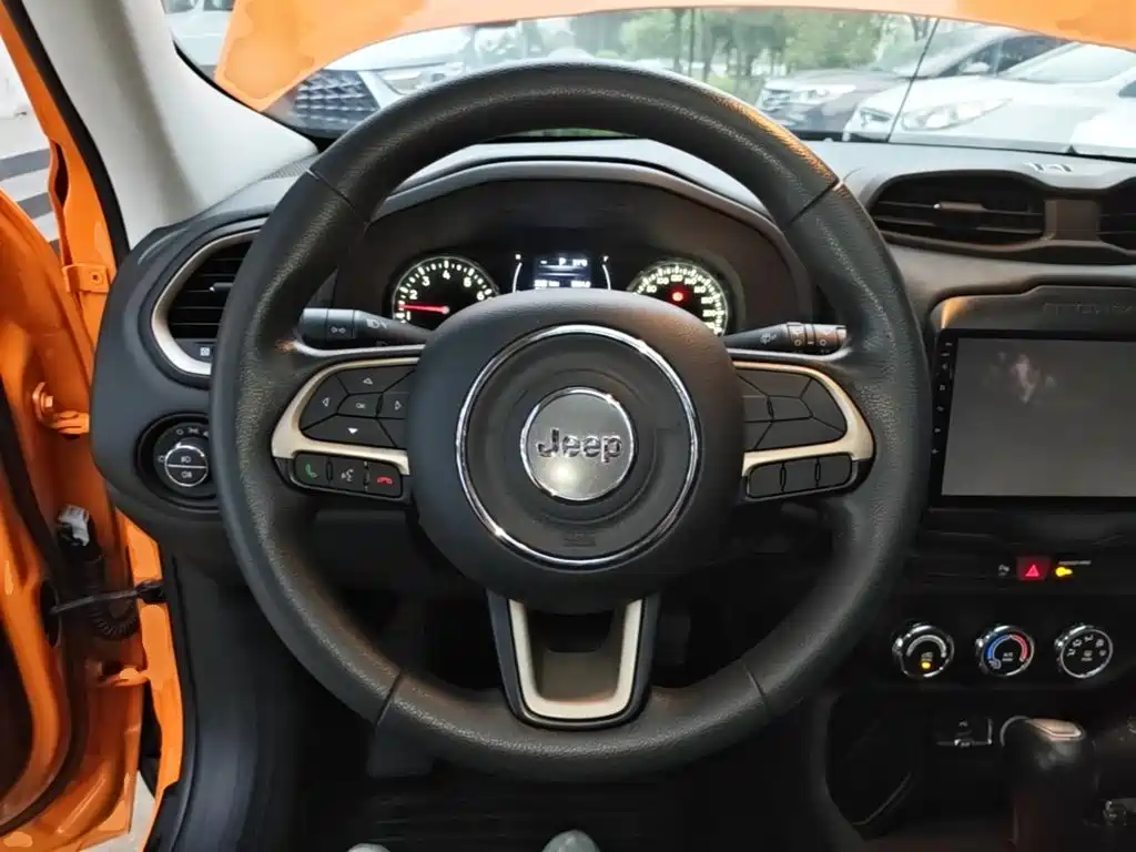 Jeep Renegade — миниатюра 11