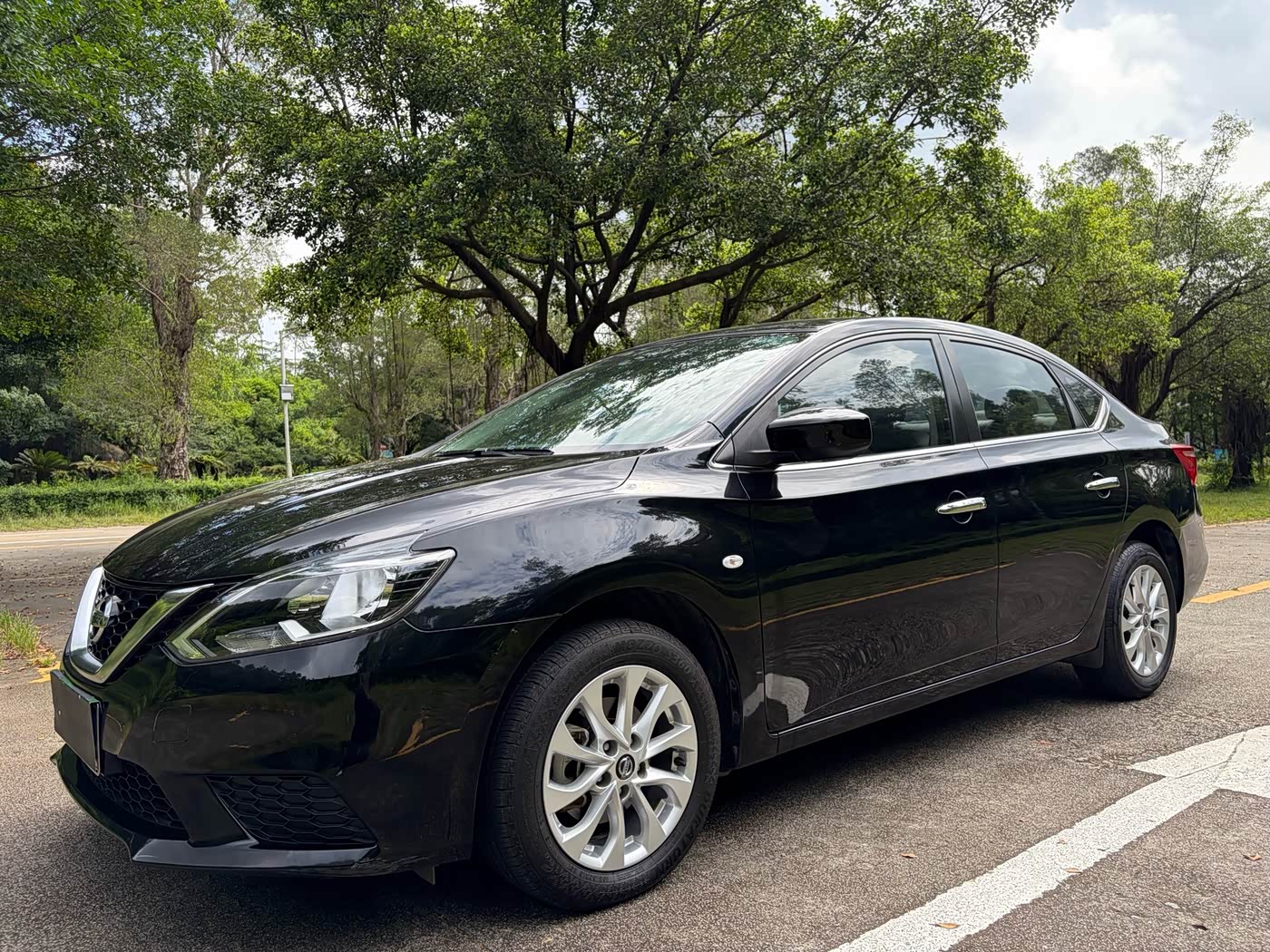 Nissan Sylphy 1.6 л 2022 г. Чёрный, пробег 50000 км