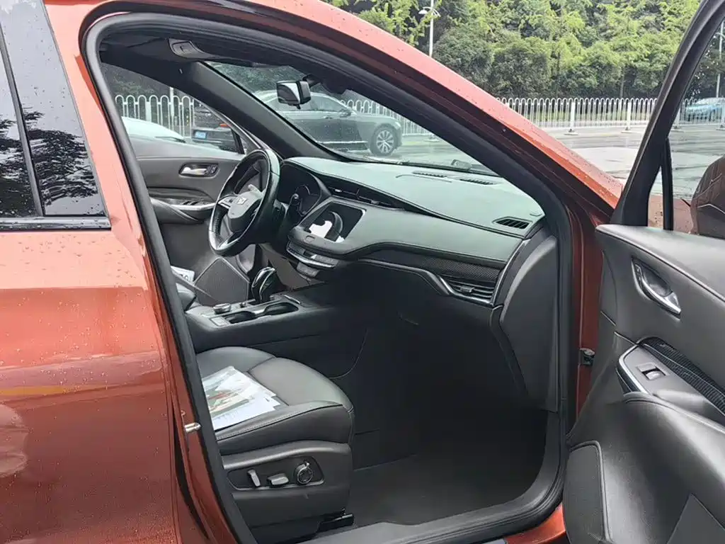 Cadillac XT4 — миниатюра 5