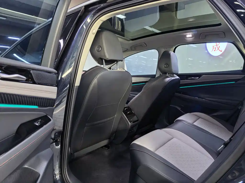 VOLKSWAGEN ID.7 VIZZION