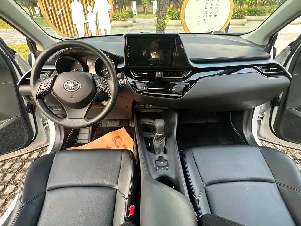 Toyota IZOA — миниатюра 10