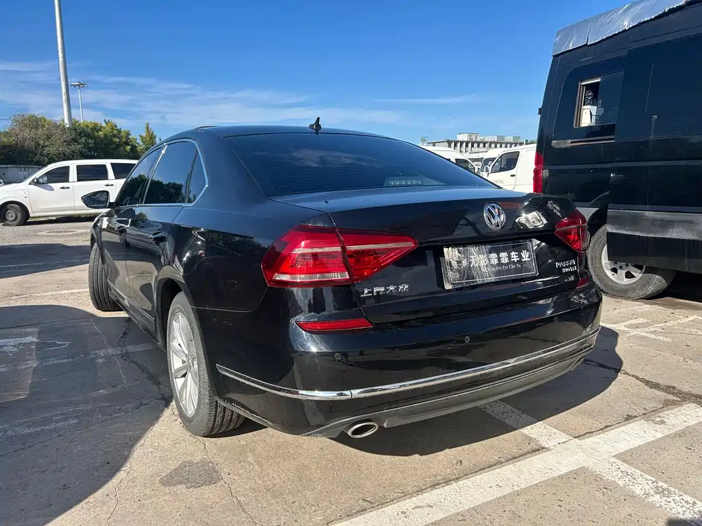 Volkswagen Passat — миниатюра 4