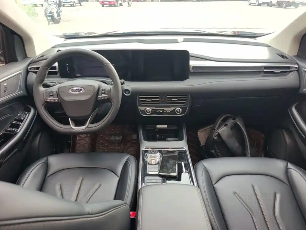 Ford Edge — миниатюра 10