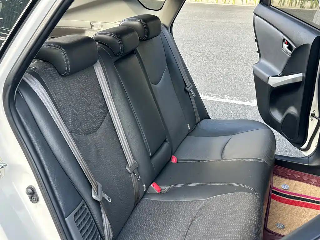 Toyota Prius — миниатюра 13