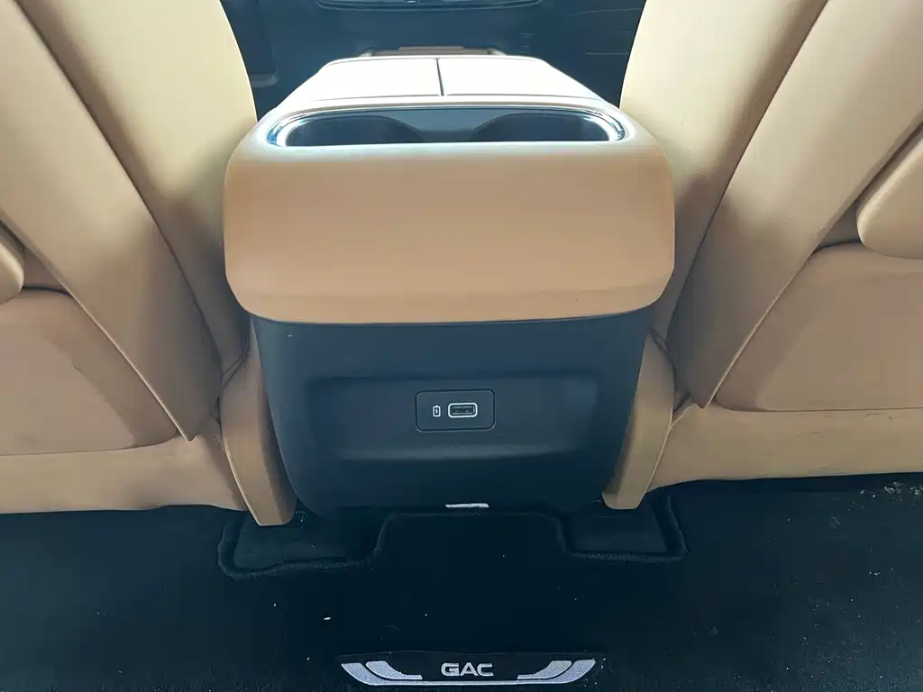 GAC Motor 传祺E8 PHEV — миниатюра 11