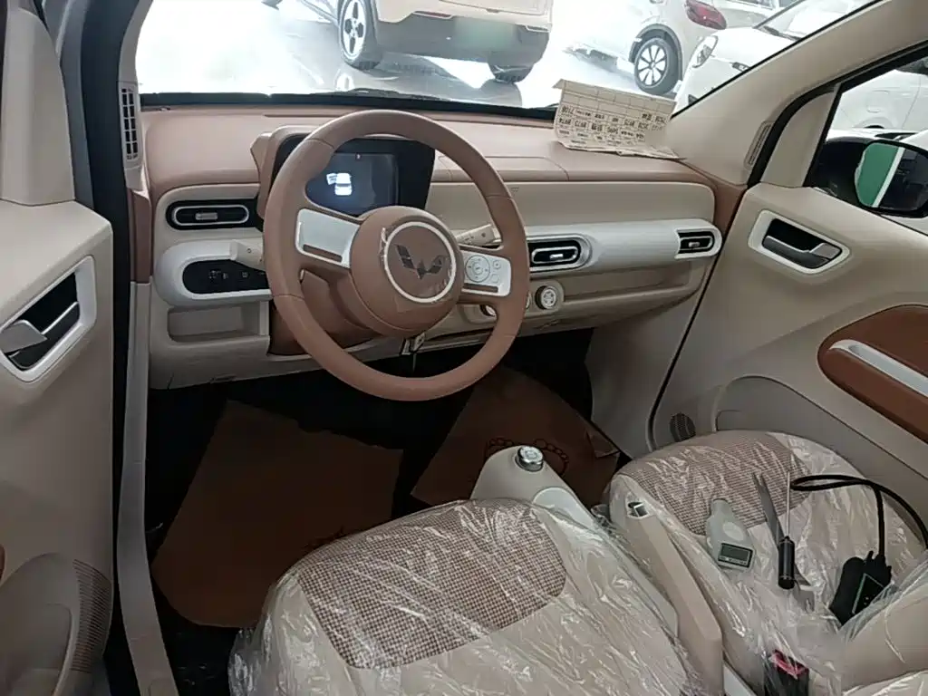 Wuling MINIEV — миниатюра 10