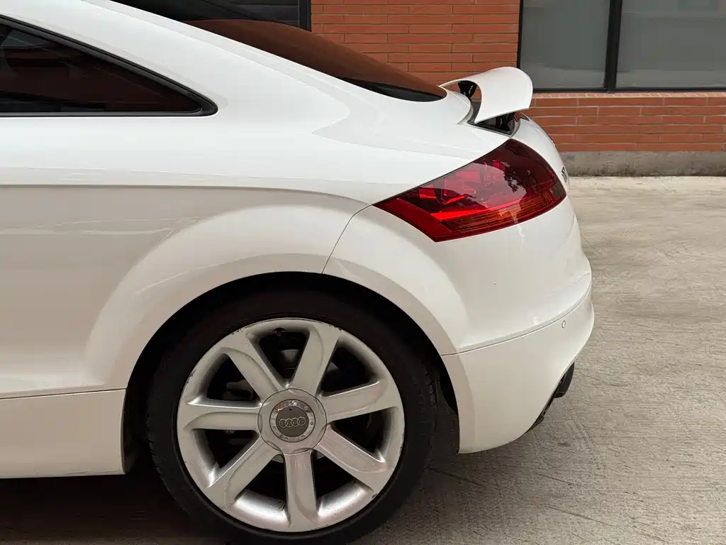Audi TT — миниатюра 12