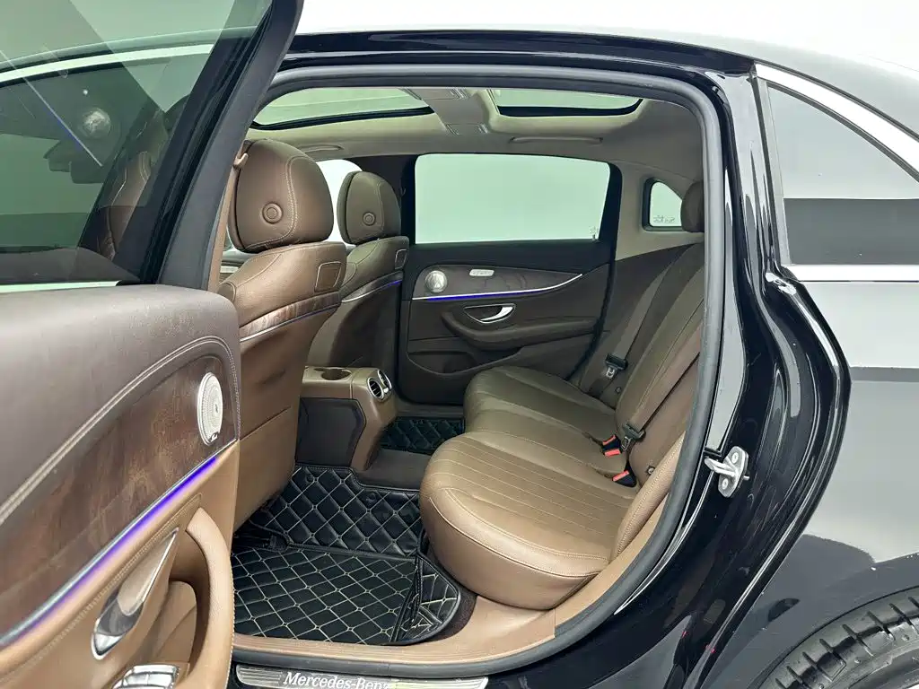 Mercedes-Benz E-Class — миниатюра 19