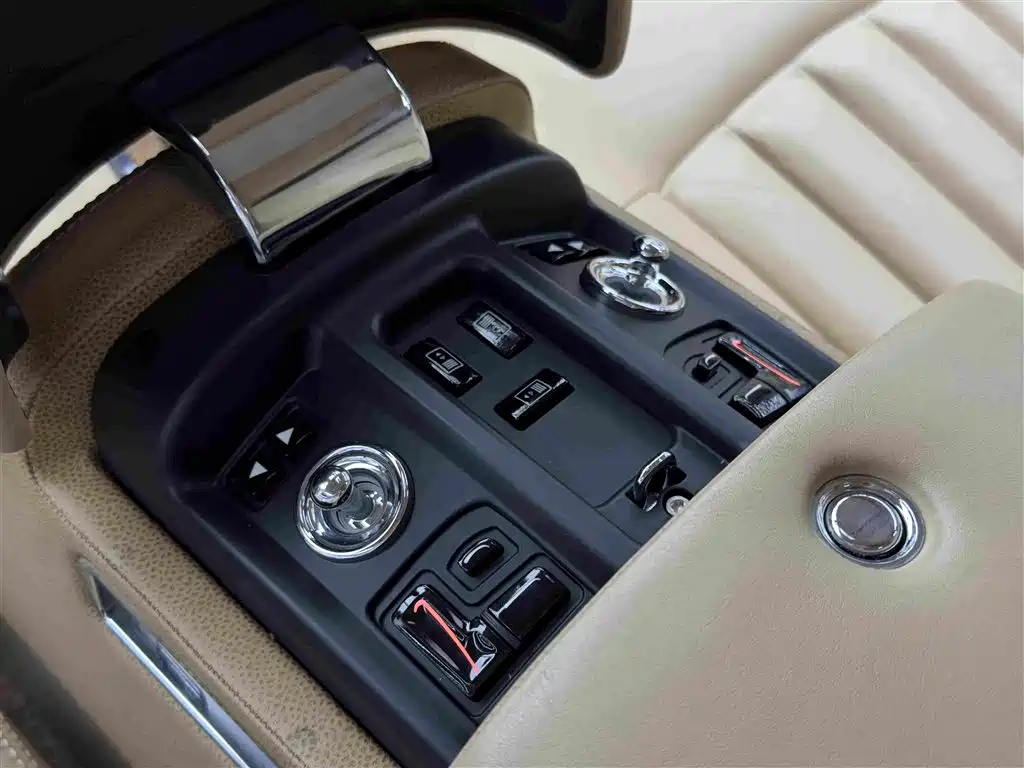 Rolls-Royce Phantom — миниатюра 18