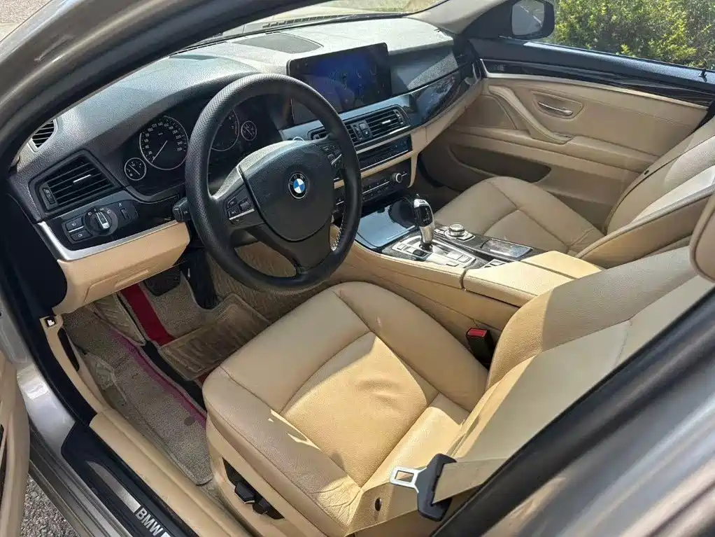 BMW 5 Series — миниатюра 4