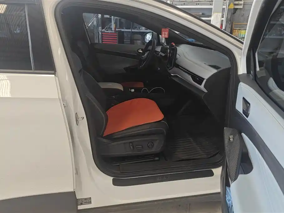Volkswagen ID.4 X 2025 Smart