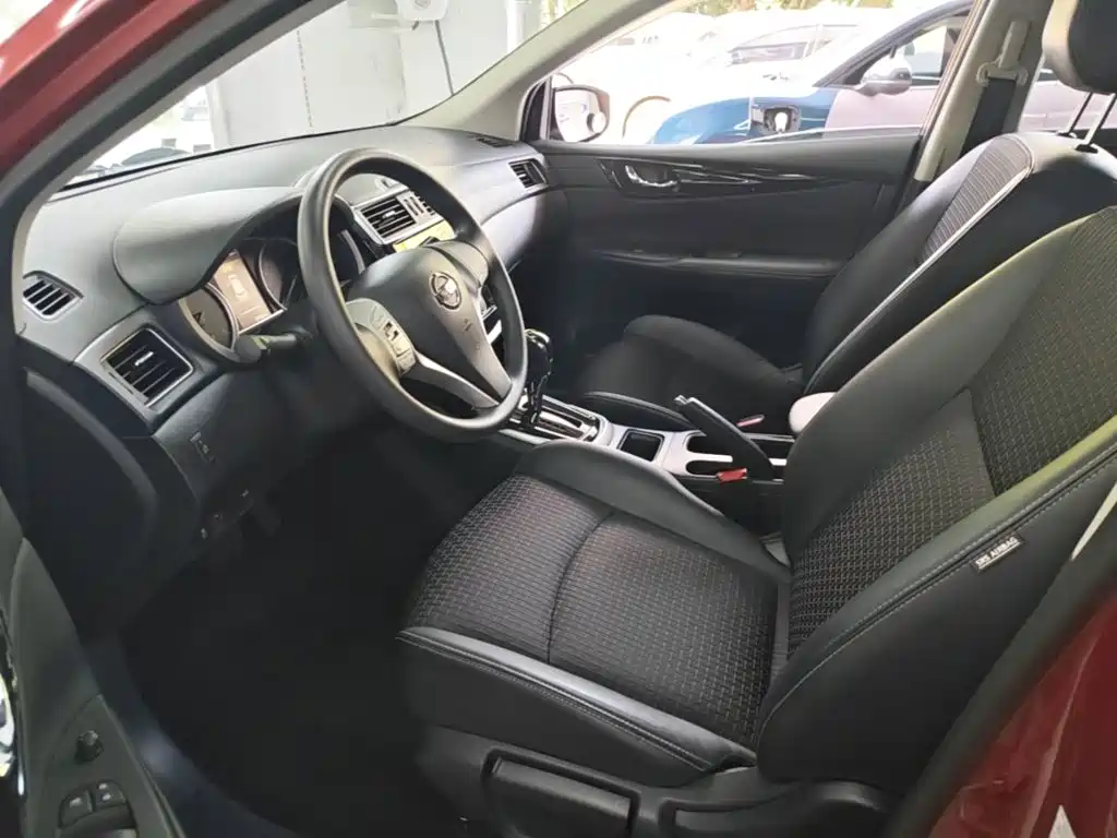 Nissan Tiida — миниатюра 15