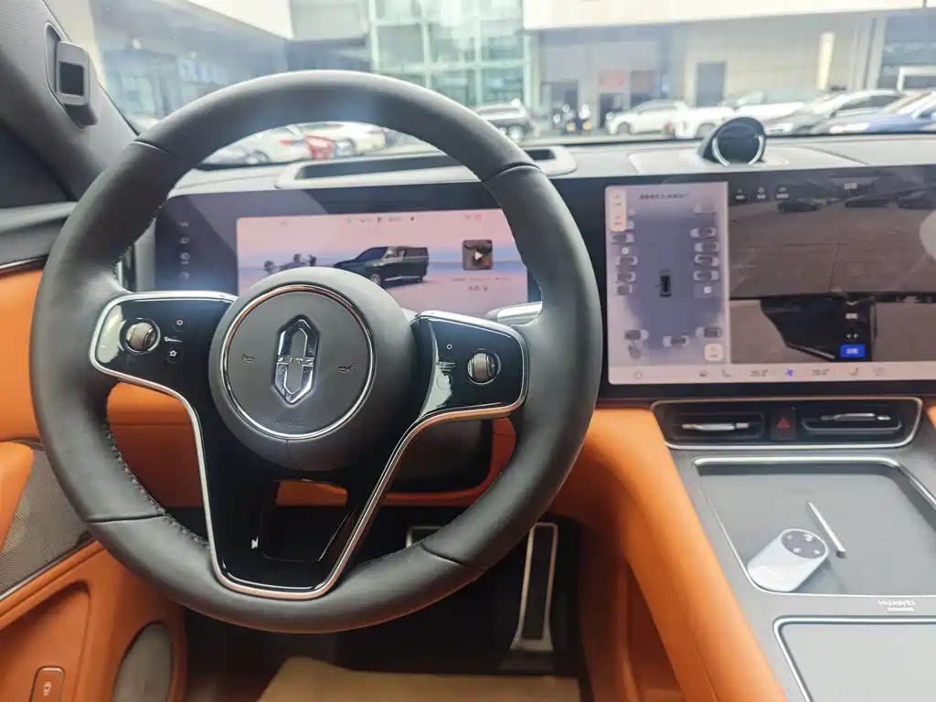 Aito M8 2025 Max+ 53.4kWh 6 мест (192 )