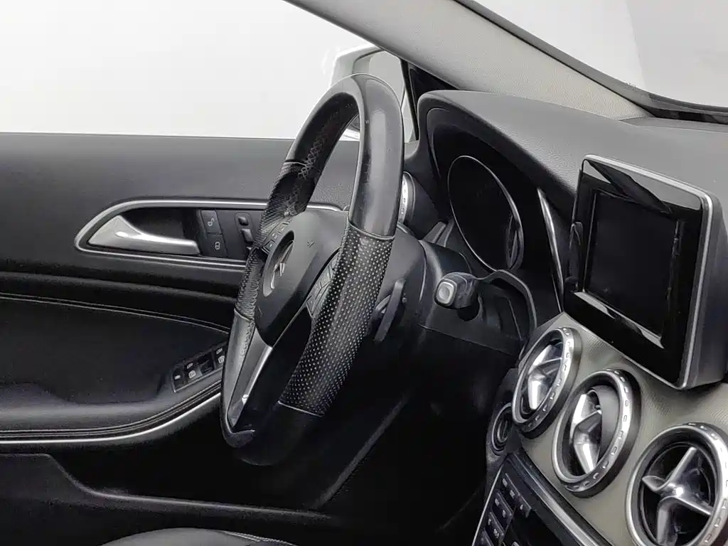 Mercedes-Benz GLA — миниатюра 22