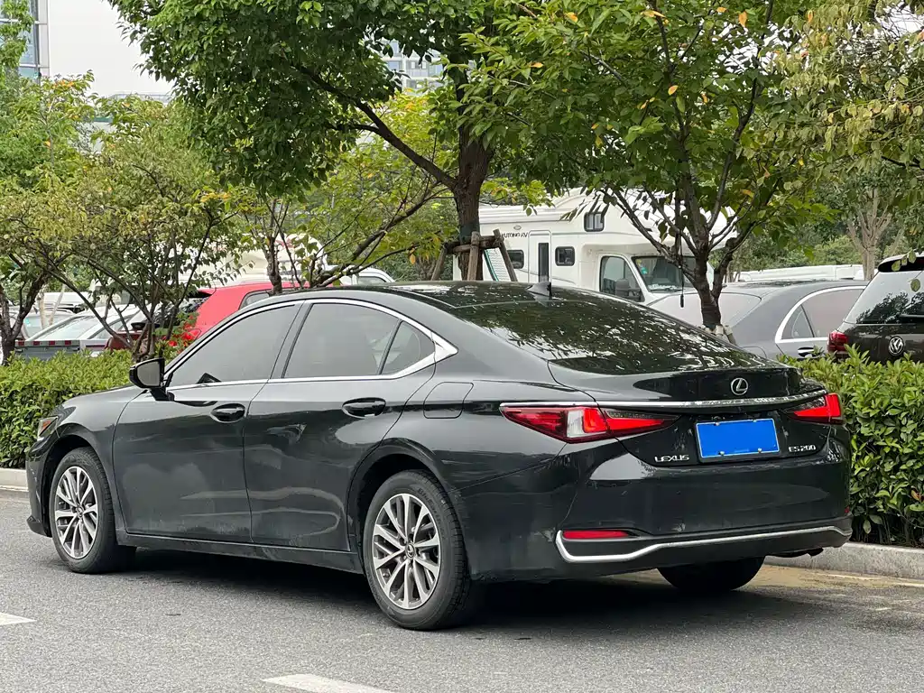 Lexus ES — миниатюра 4
