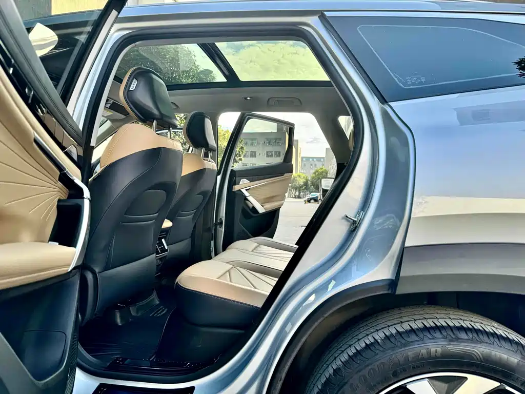 Geely Boyue L — миниатюра 8
