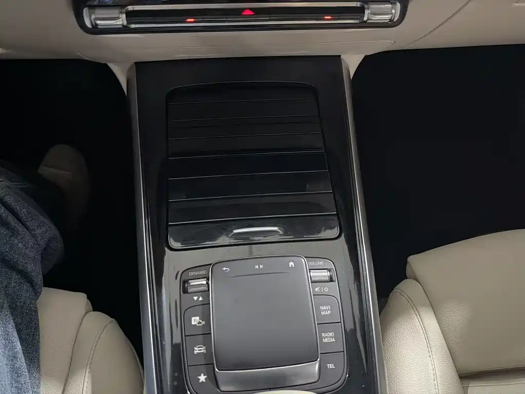 Mercedes-Benz GLB — миниатюра 11