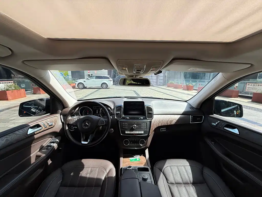 Mercedes-Benz GLE (Import) — миниатюра 5
