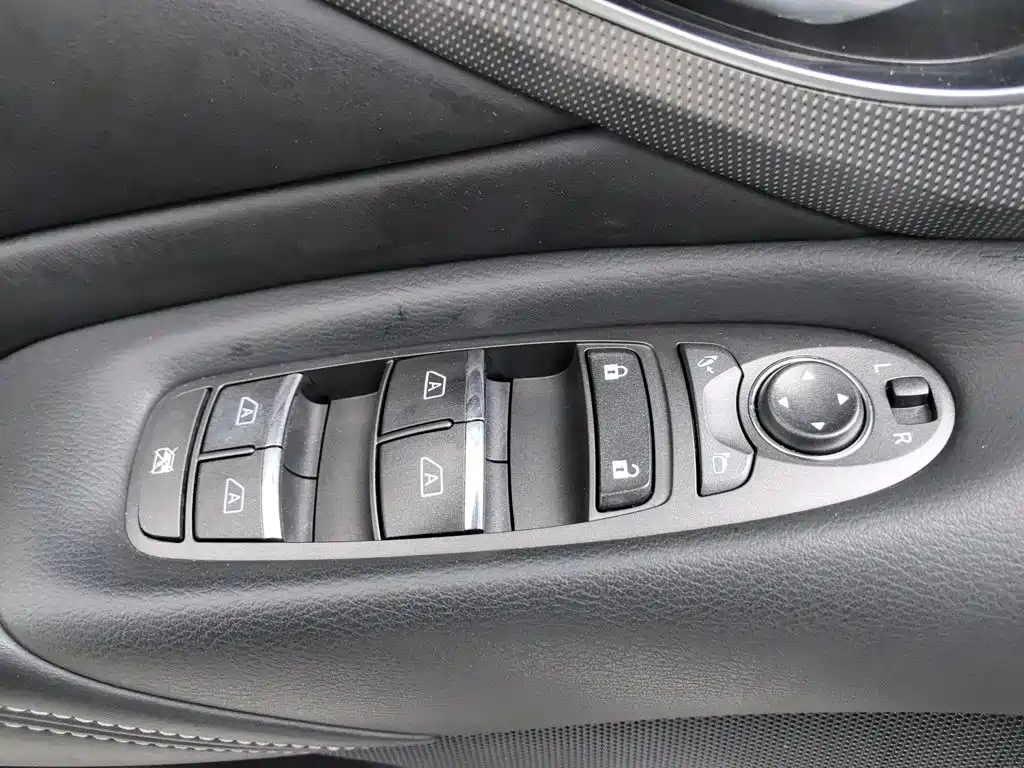 Infiniti Q50L — миниатюра 9