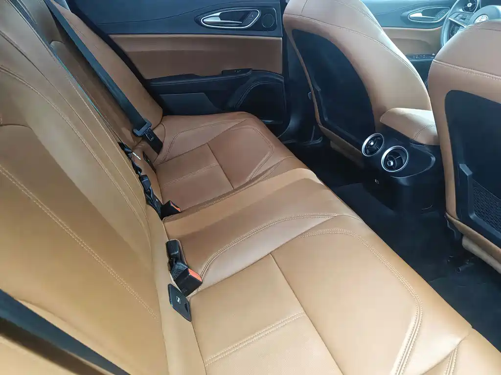 Alfa Romeo Giulia — миниатюра 9