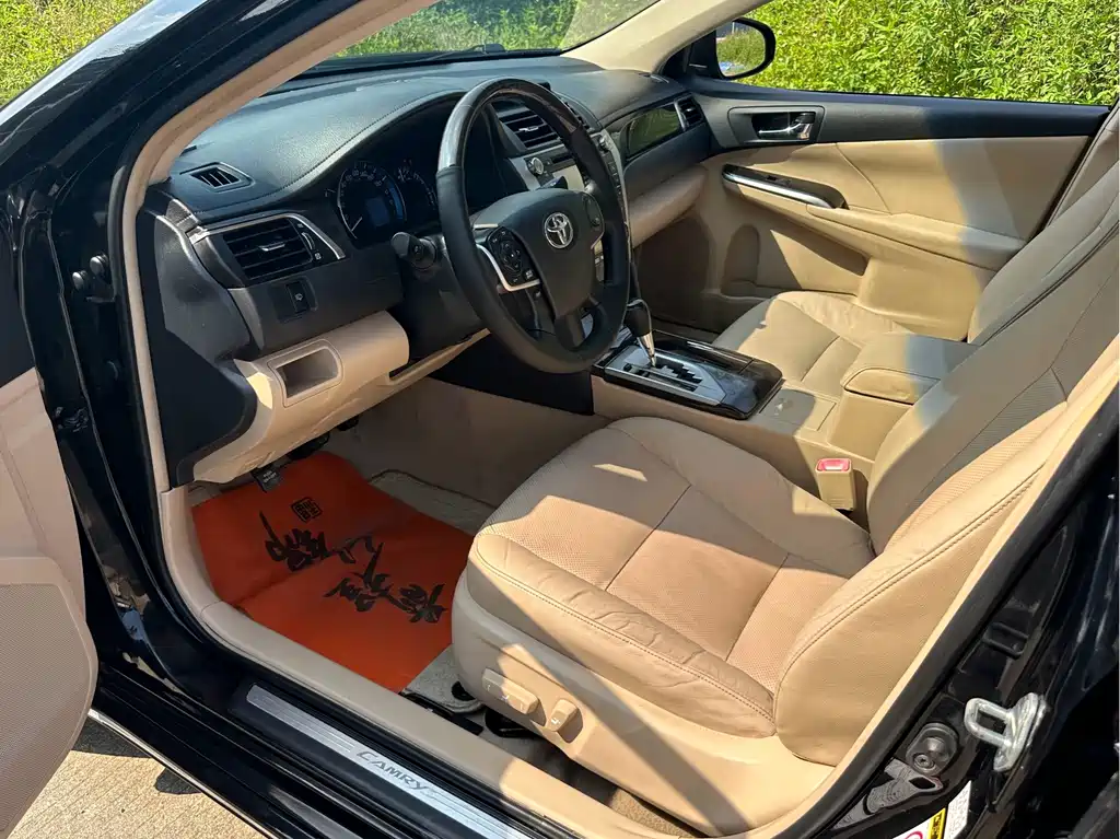 Toyota Camry — миниатюра 4