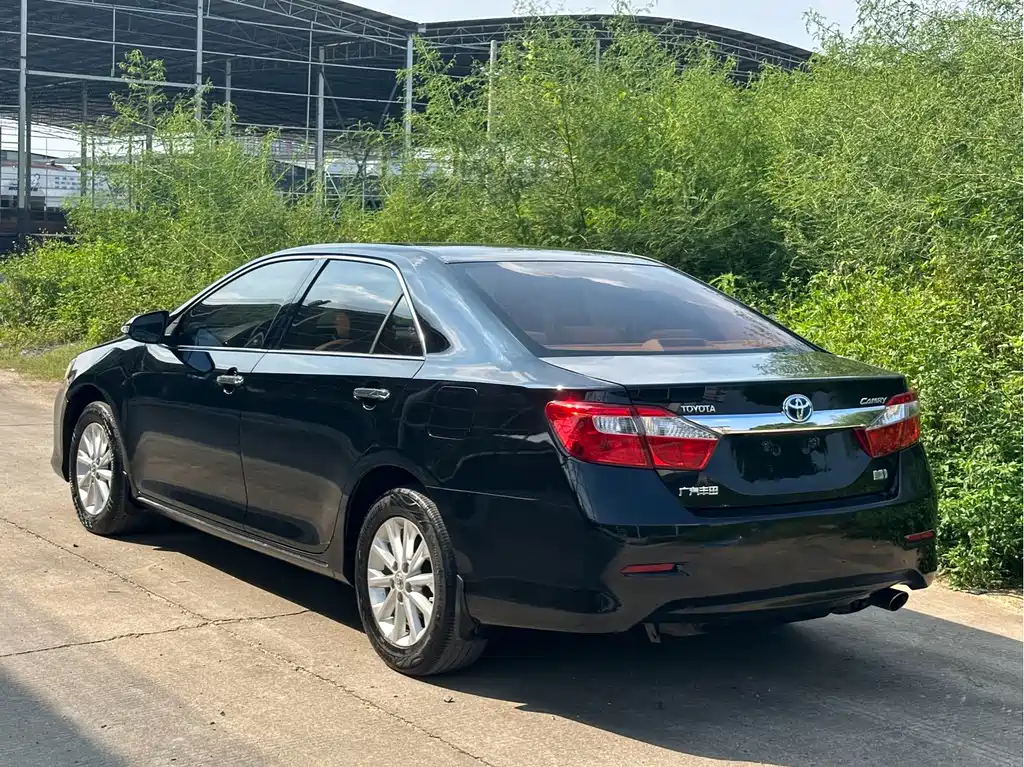 Toyota Camry — миниатюра 11