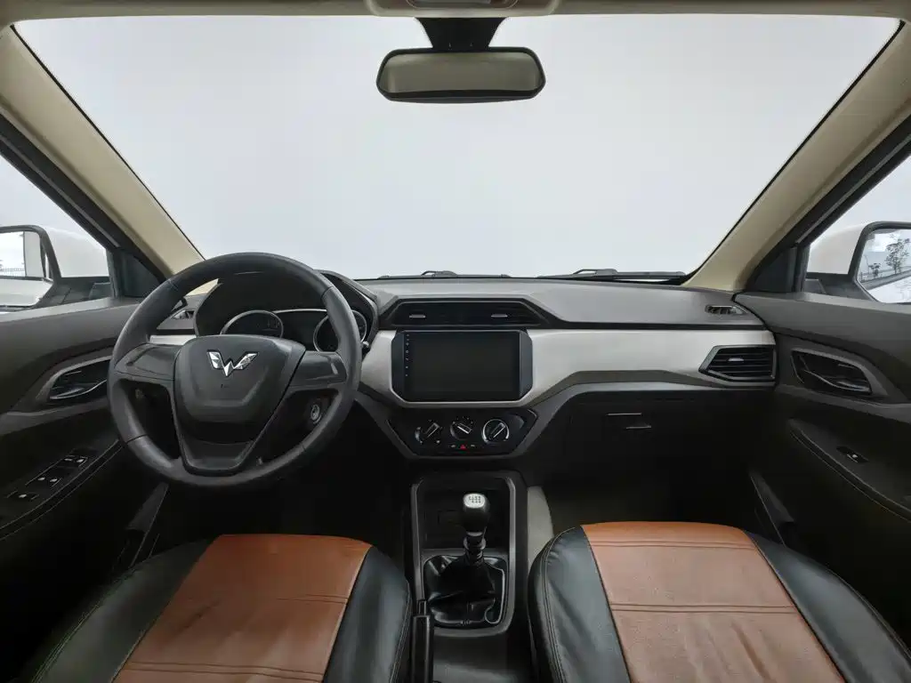 Wuling Hongguang — миниатюра 5