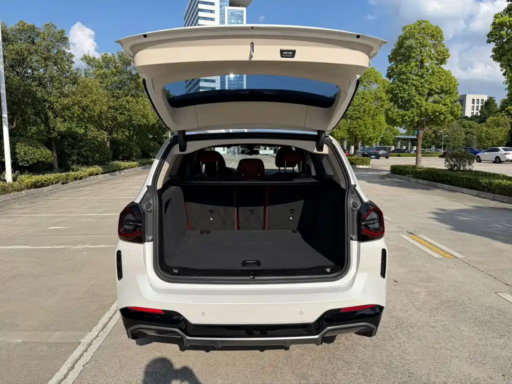 BMW iX3 — миниатюра 13