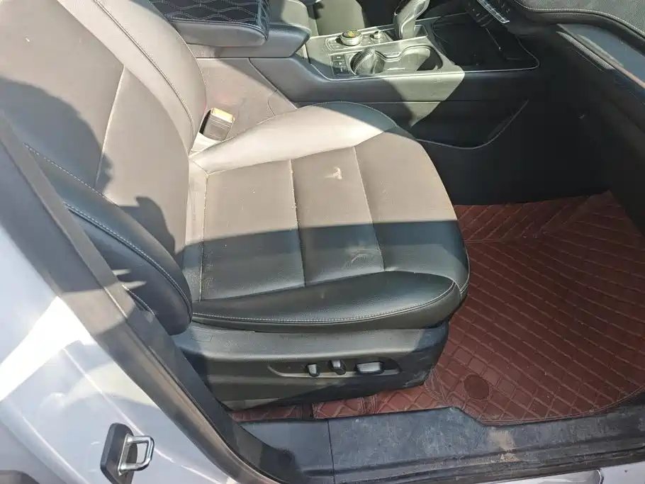 Cadillac XT4 — миниатюра 8