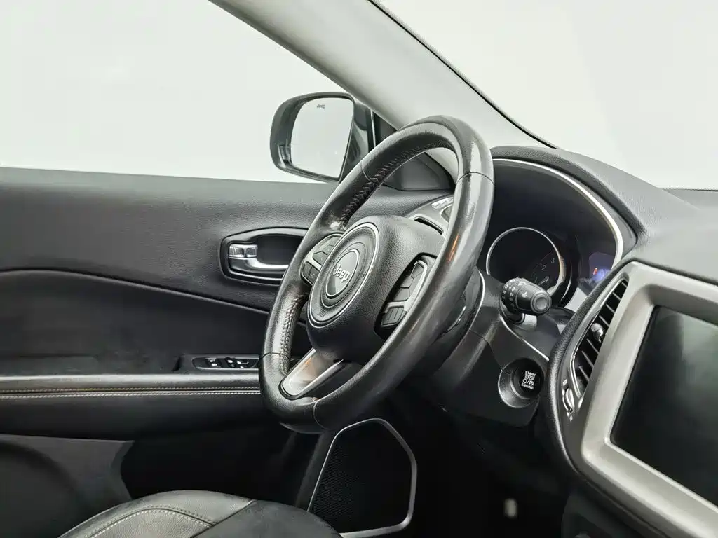 Jeep Compass — миниатюра 22