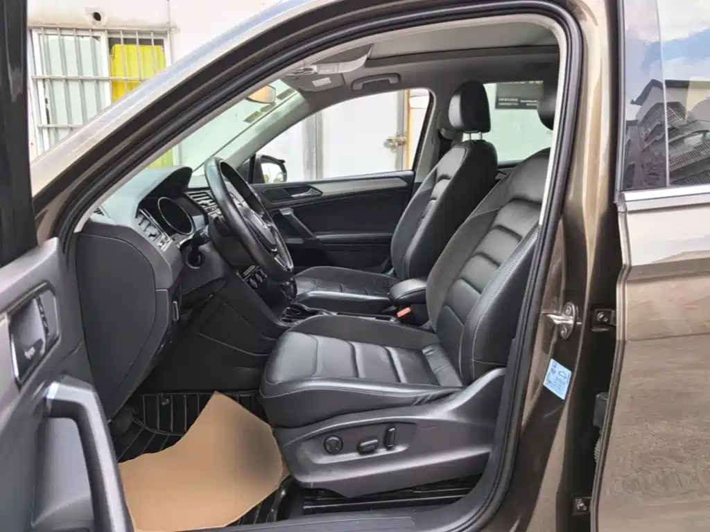 Volkswagen Tiguan L — миниатюра 15