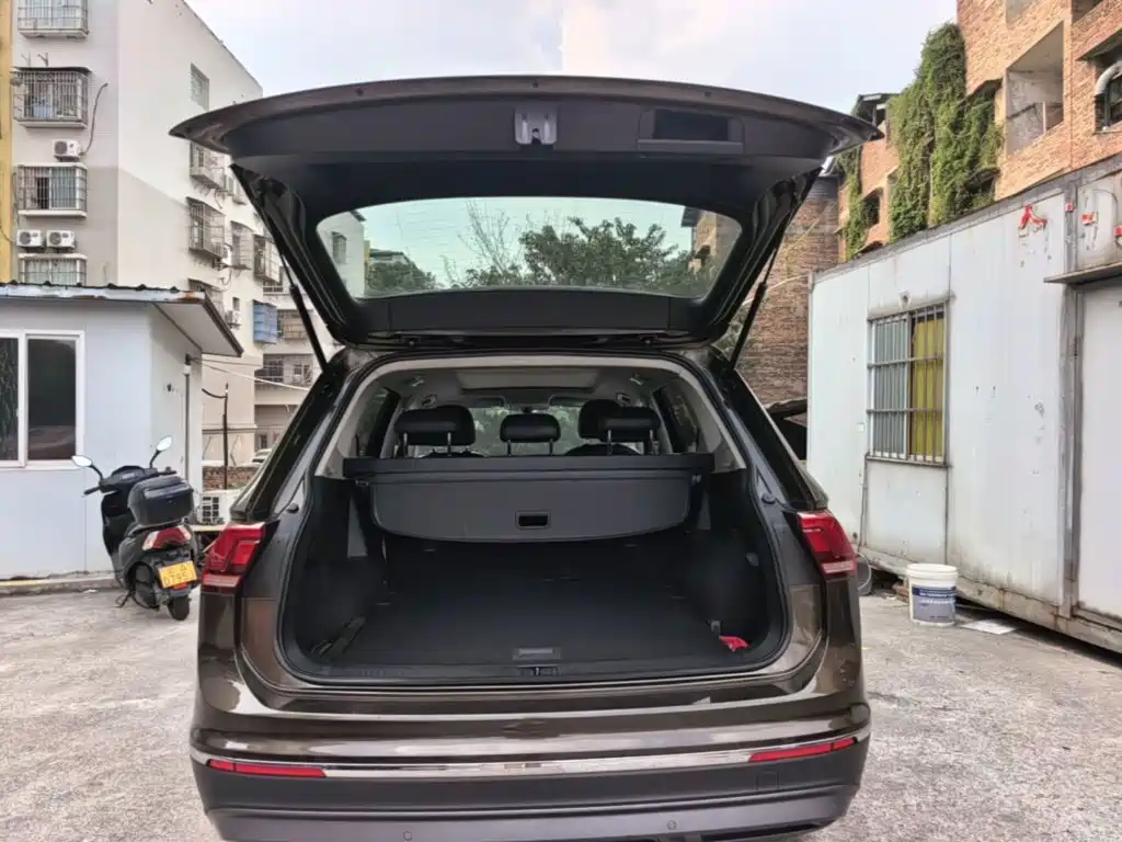 Volkswagen Tiguan L — миниатюра 19