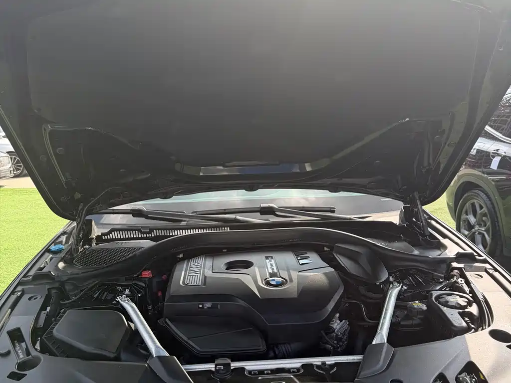 BMW 5 Series — миниатюра 14