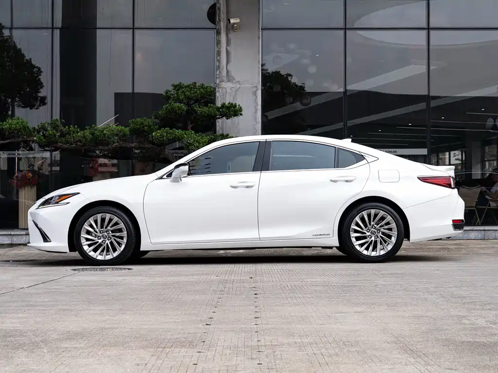 Lexus ES — миниатюра 4