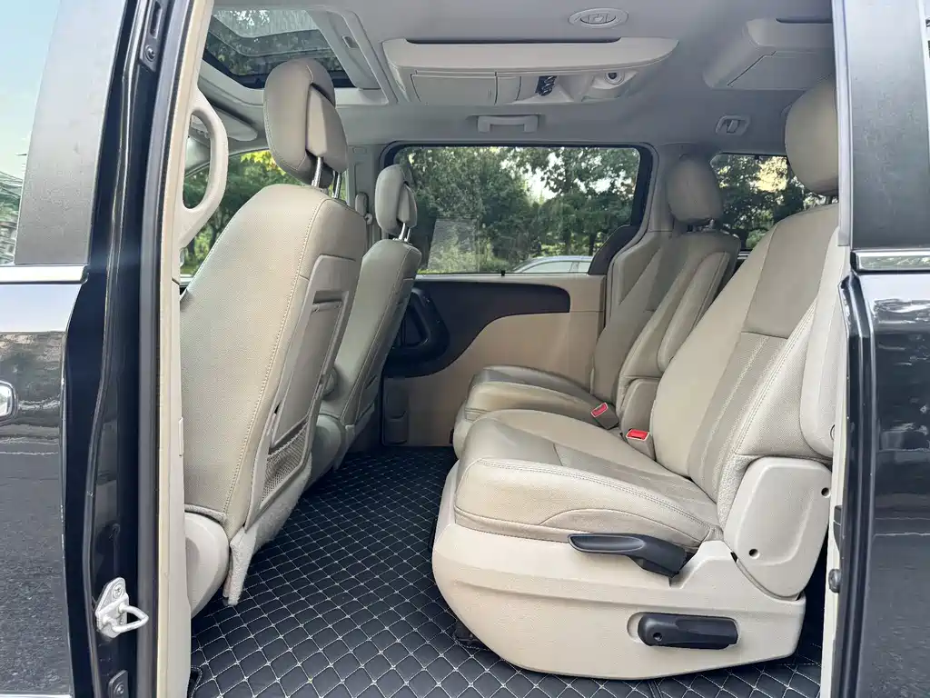Chrysler Grand Voyager (Import) — миниатюра 20