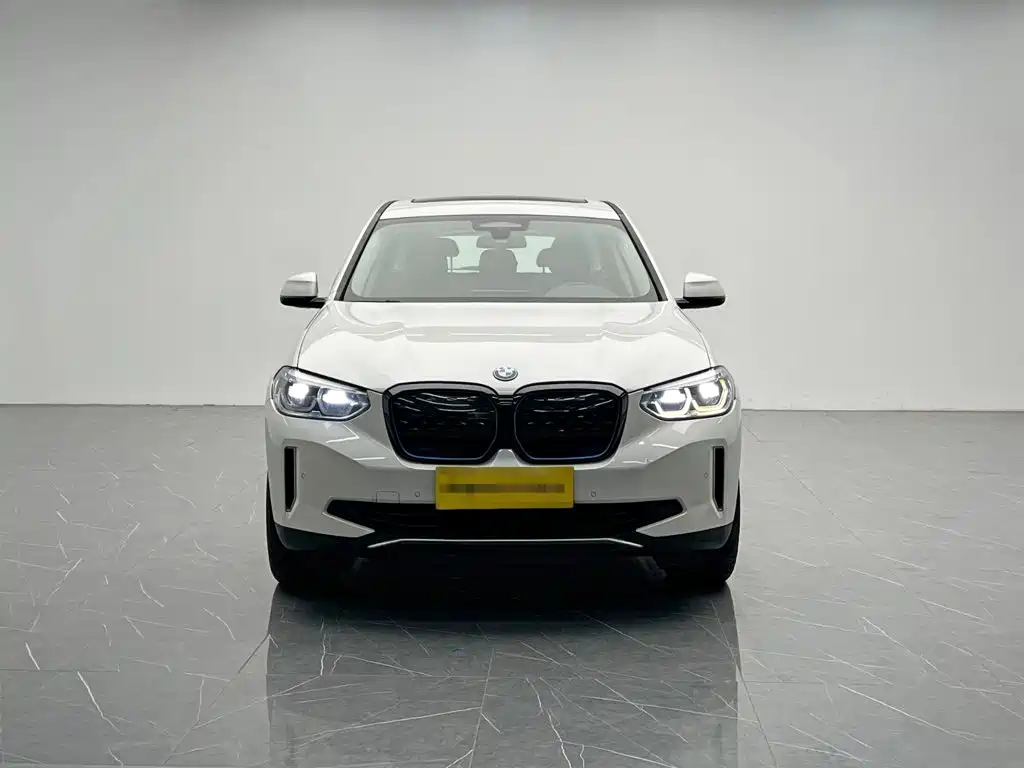 BMW iX3 — миниатюра 2