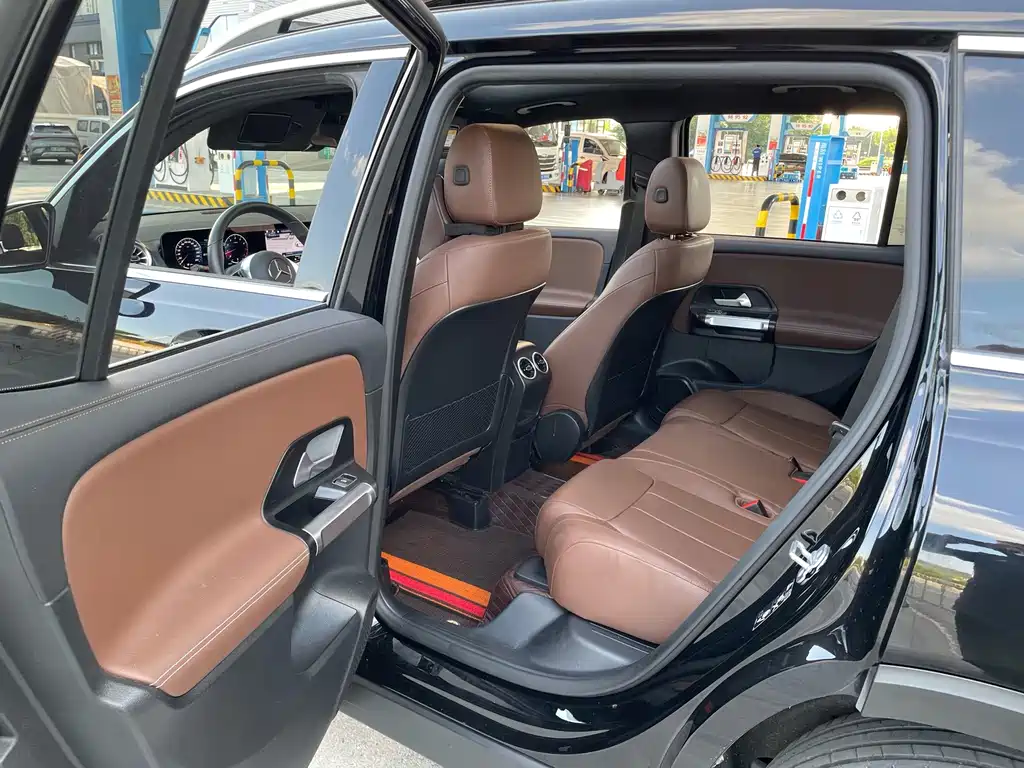 Mercedes-Benz GLB — миниатюра 11