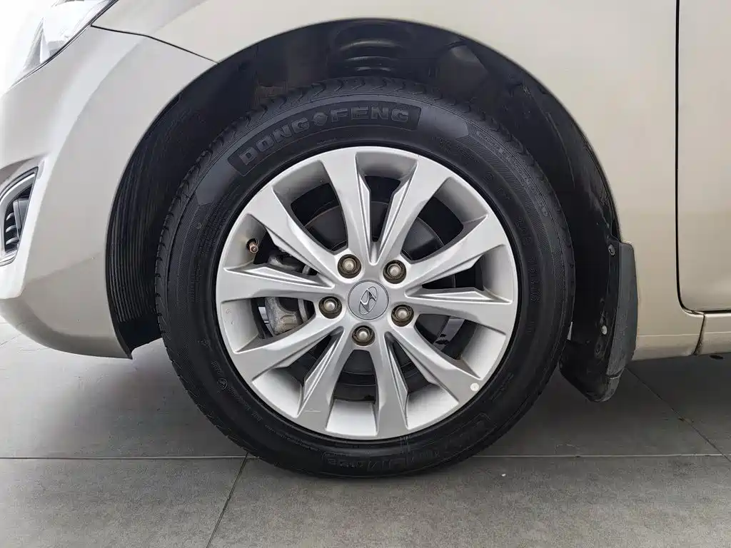 Hyundai Elantra Langdong — миниатюра 17