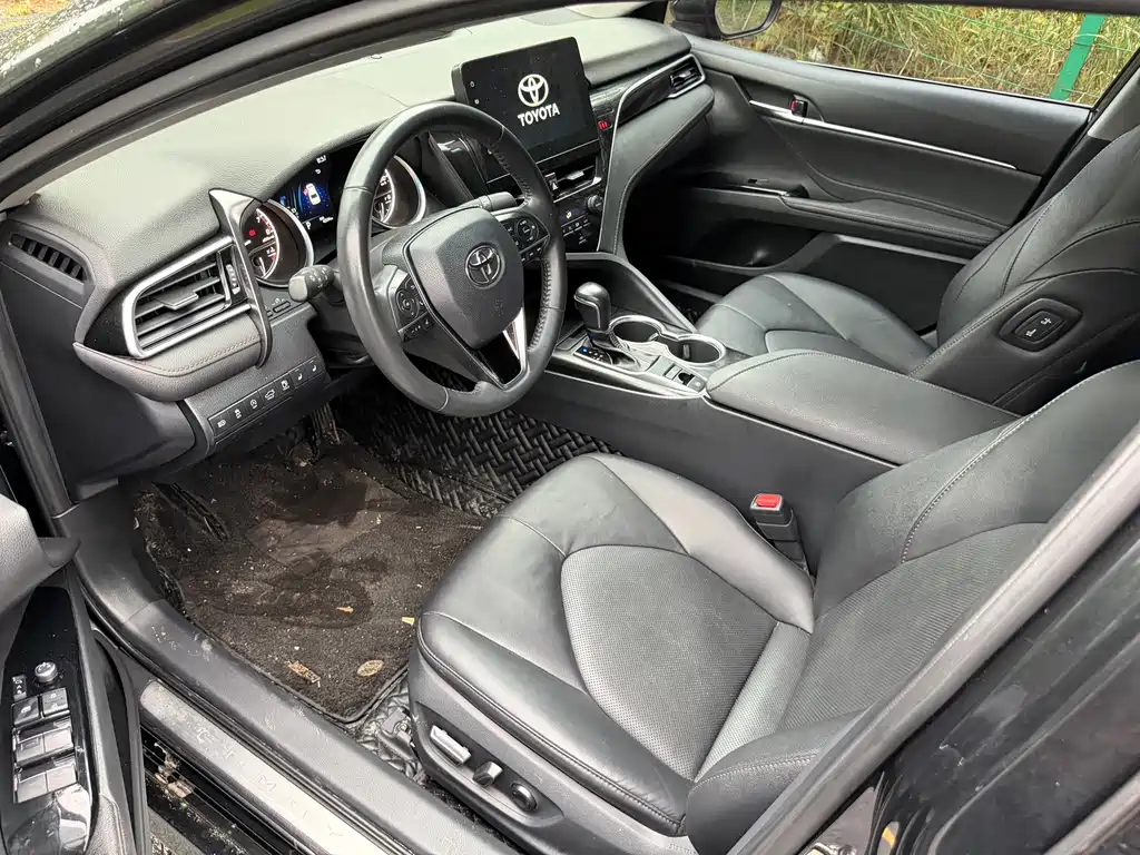 Toyota Camry — миниатюра 3