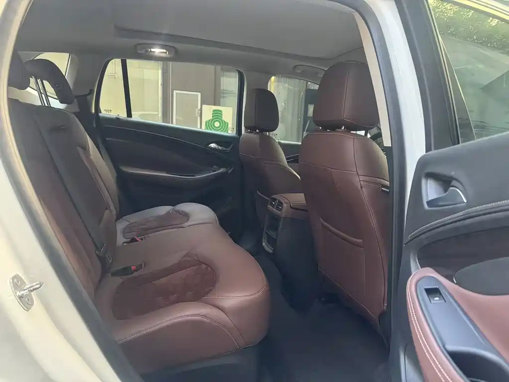 Buick Envision Plus — миниатюра 9