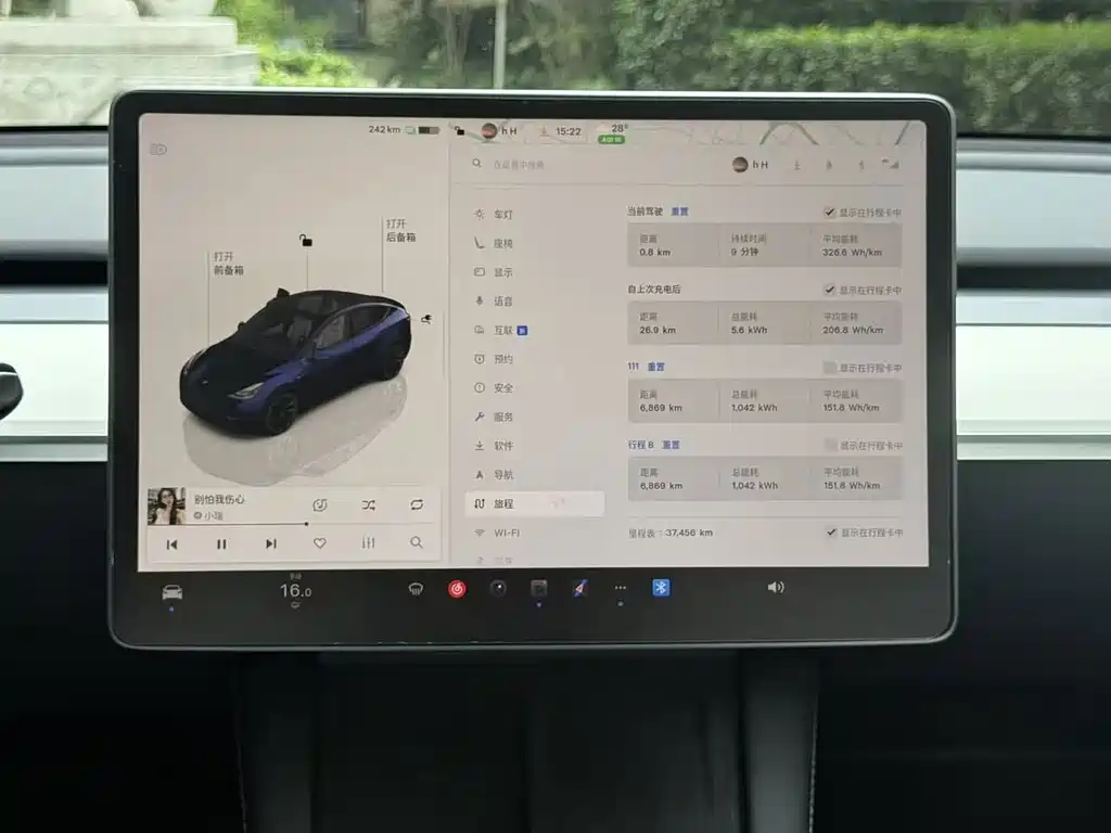 Tesla Model Y — миниатюра 5