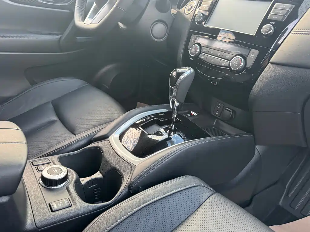 Nissan X-Trail — миниатюра 13