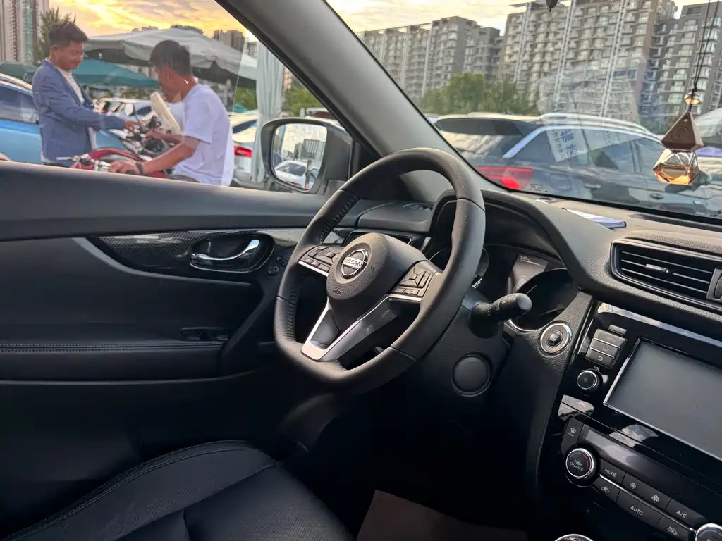 Nissan X-Trail — миниатюра 12