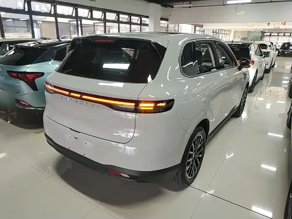 Leapmotor Leapmotor B10 — миниатюра 7