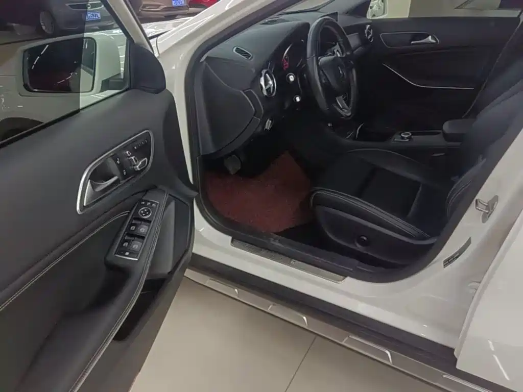 Mercedes-Benz GLA — миниатюра 16