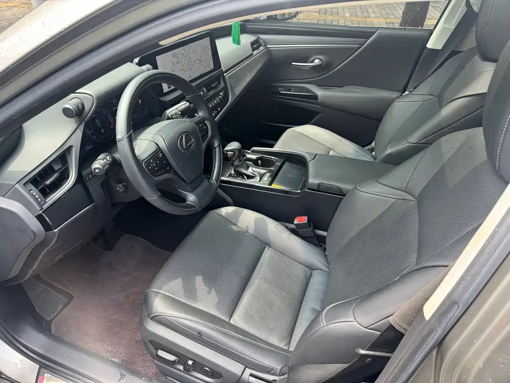 Lexus ES — миниатюра 5